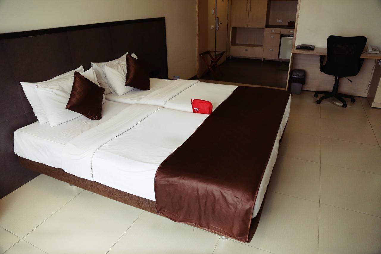 The Sirona Hotel Пуне Екстер'єр фото